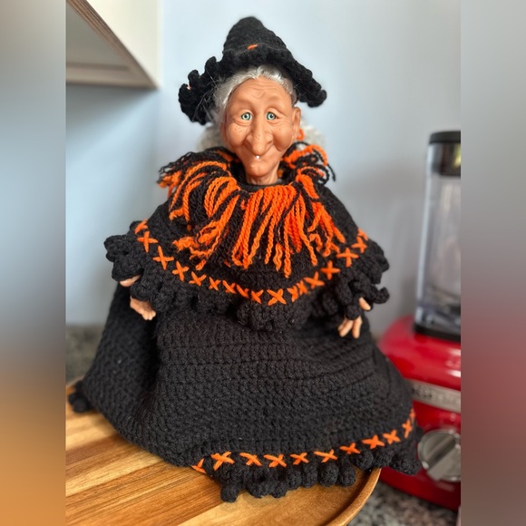 Vintage 1994 Tilda Witch Old Lady Crochet Orange Black Halloween - Picture 5 of 16
